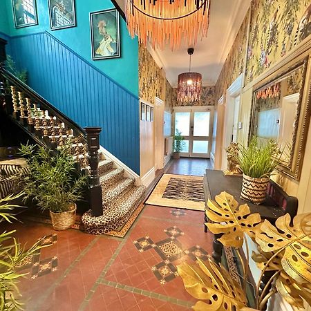 Lemur Lodge - Boutique Apartments - Short Stroll To The Beach Bournemouth Bagian luar foto