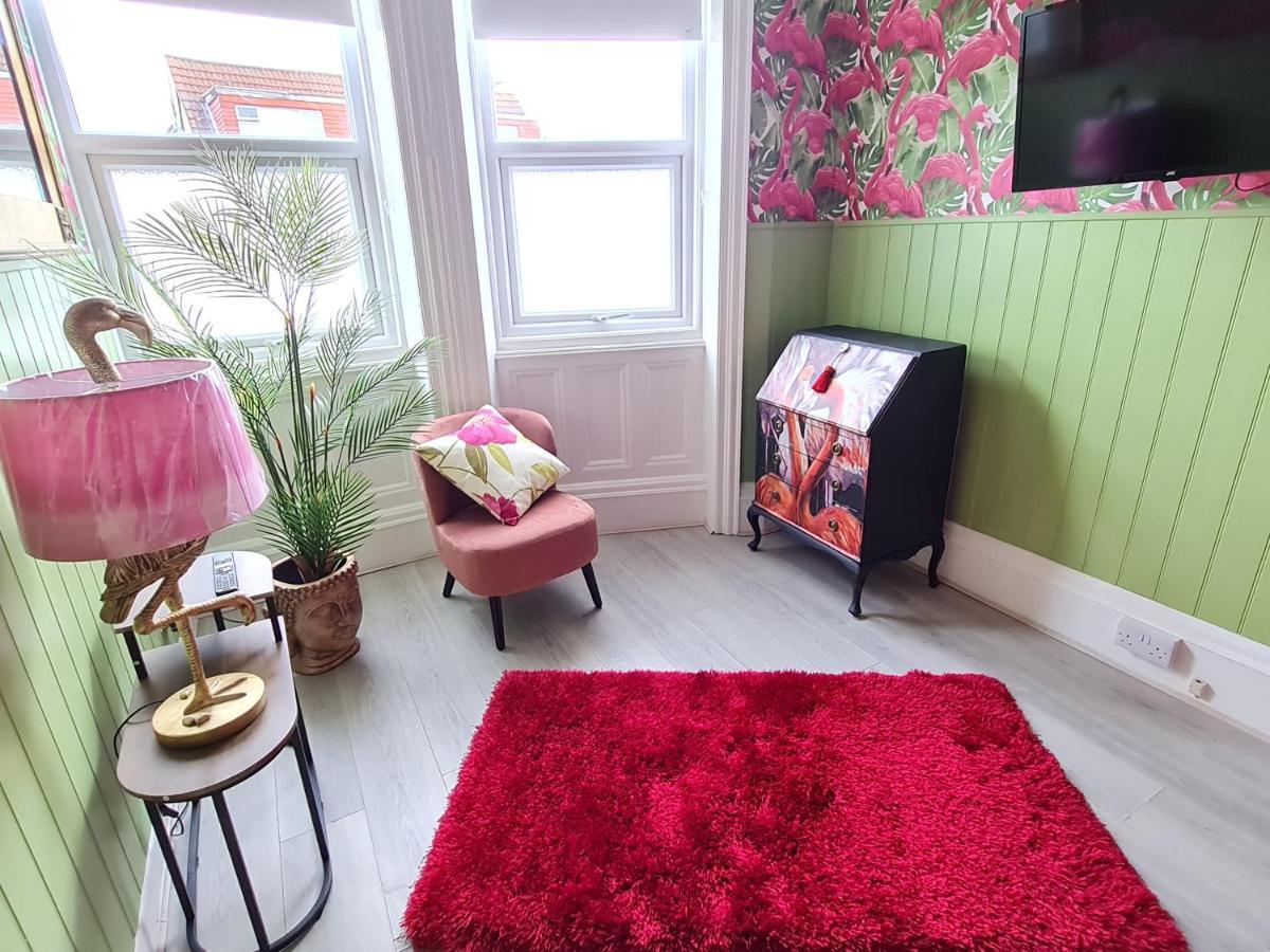 Lemur Lodge - Boutique Apartments - Short Stroll To The Beach Bournemouth Bagian luar foto