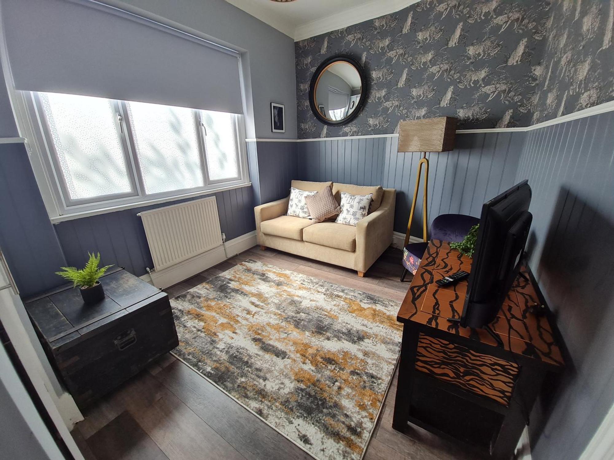 Lemur Lodge - Boutique Apartments - Short Stroll To The Beach Bournemouth Bagian luar foto