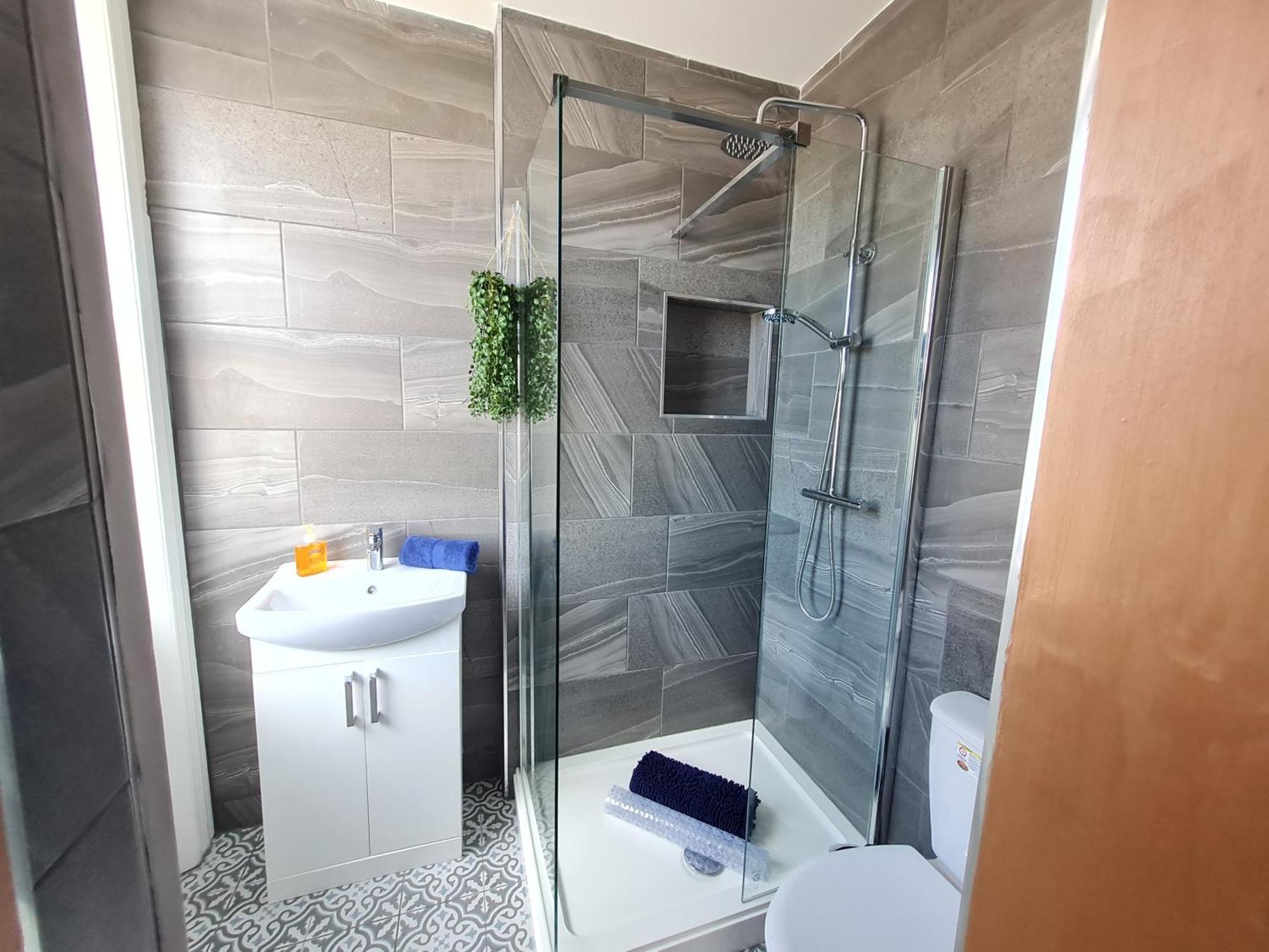 Lemur Lodge - Boutique Apartments - Short Stroll To The Beach Bournemouth Bagian luar foto