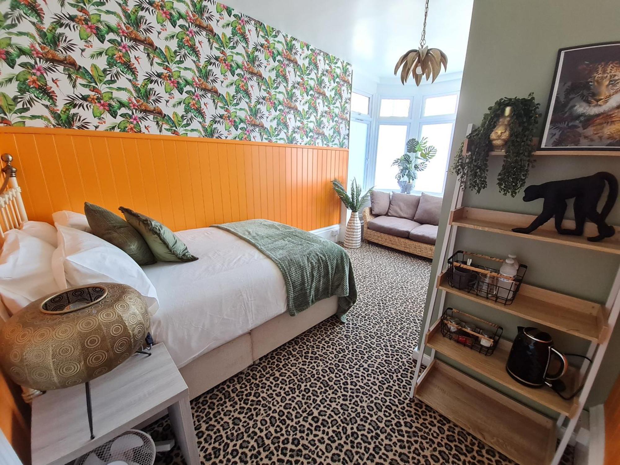 Lemur Lodge - Boutique Apartments - Short Stroll To The Beach Bournemouth Bagian luar foto