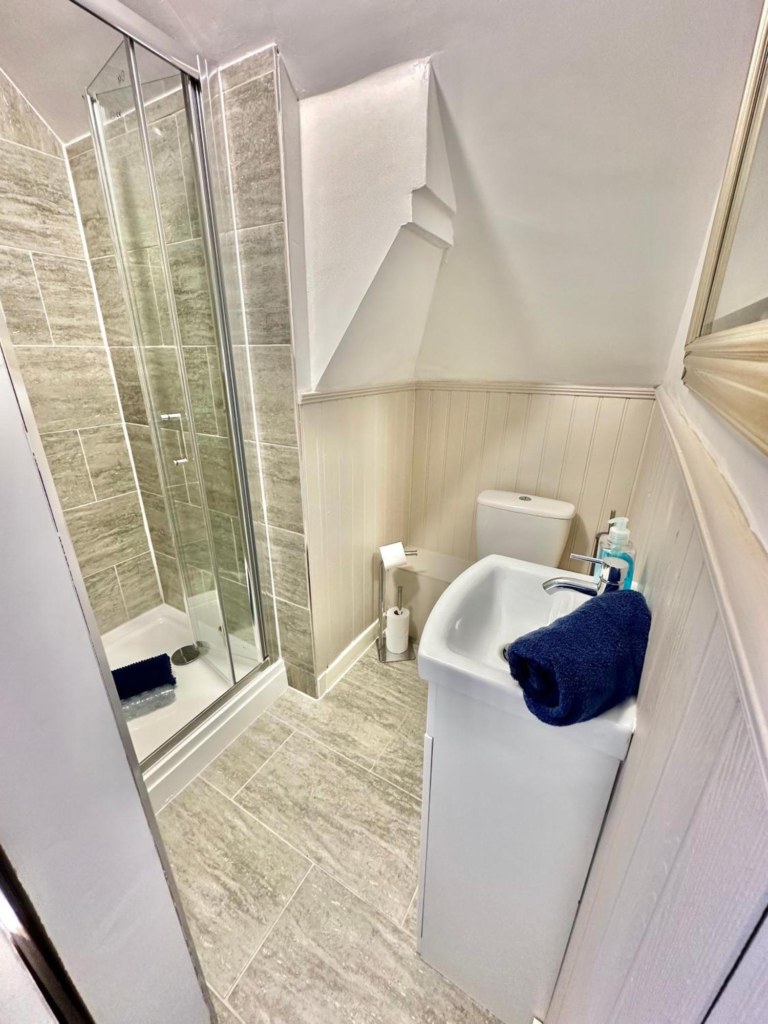 Lemur Lodge - Boutique Apartments - Short Stroll To The Beach Bournemouth Bagian luar foto