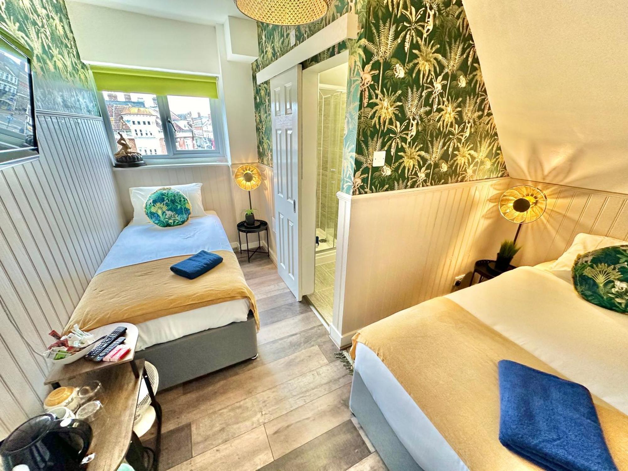 Lemur Lodge - Boutique Apartments - Short Stroll To The Beach Bournemouth Bagian luar foto