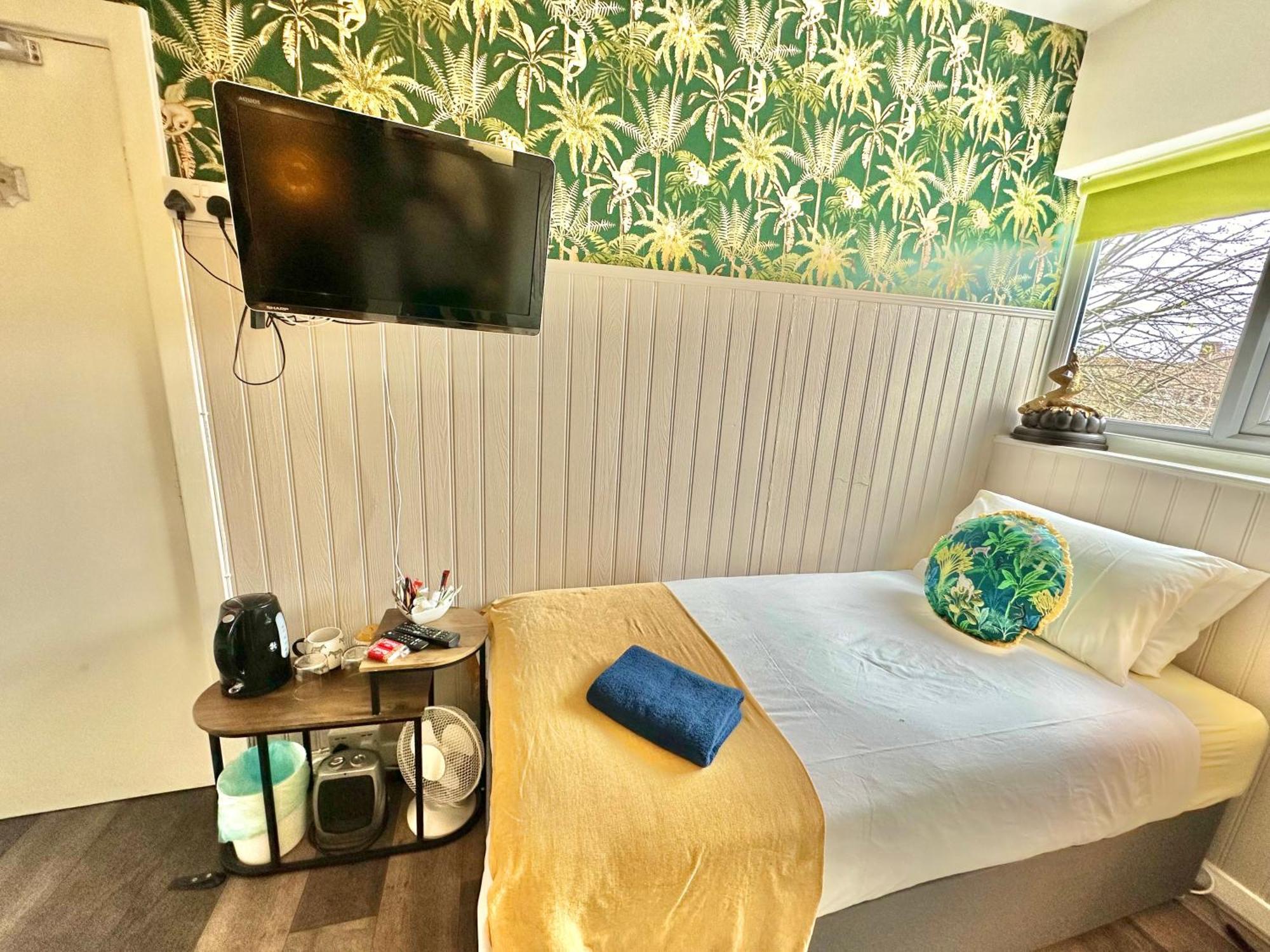 Lemur Lodge - Boutique Apartments - Short Stroll To The Beach Bournemouth Bagian luar foto