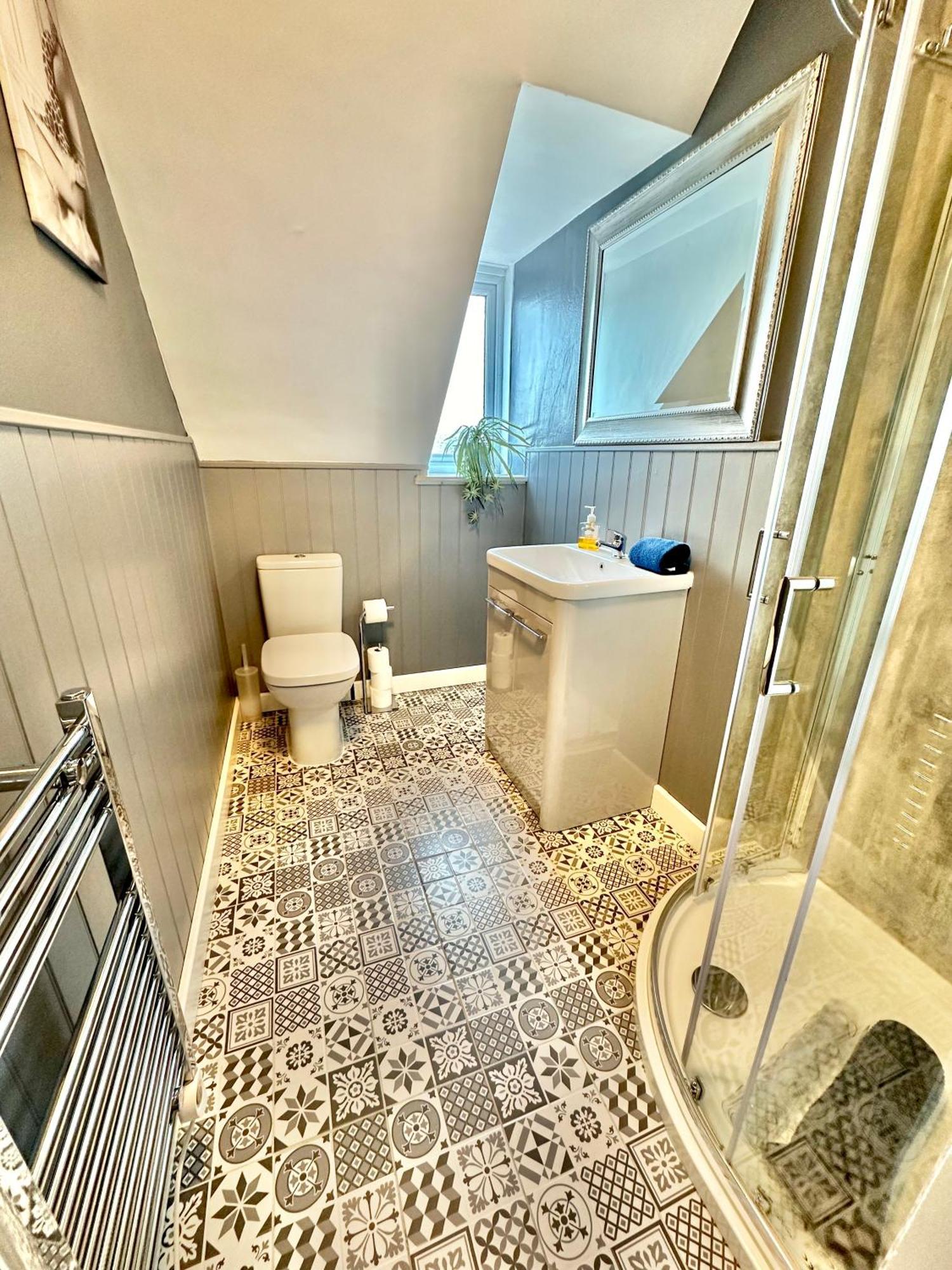 Lemur Lodge - Boutique Apartments - Short Stroll To The Beach Bournemouth Bagian luar foto