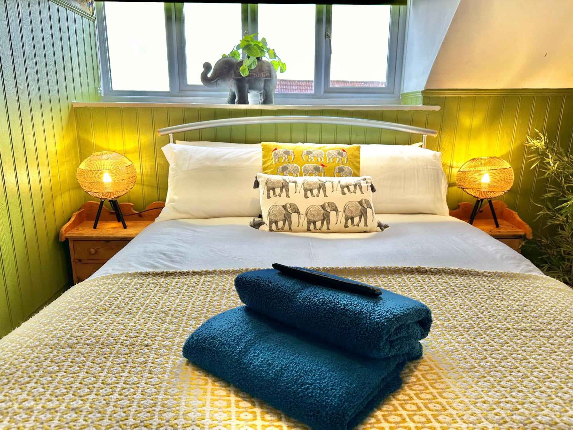 Lemur Lodge - Boutique Apartments - Short Stroll To The Beach Bournemouth Bagian luar foto