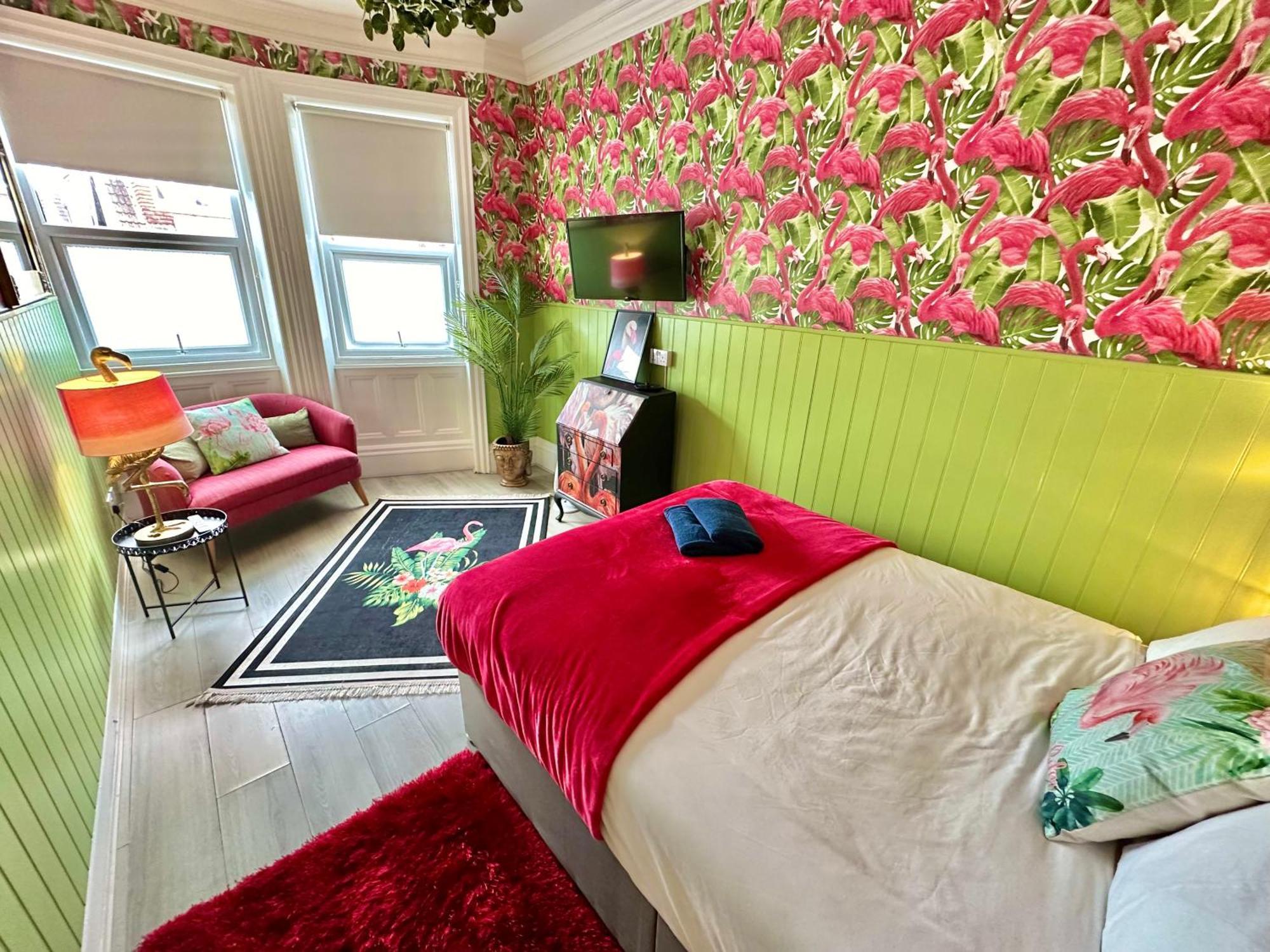 Lemur Lodge - Boutique Apartments - Short Stroll To The Beach Bournemouth Bagian luar foto
