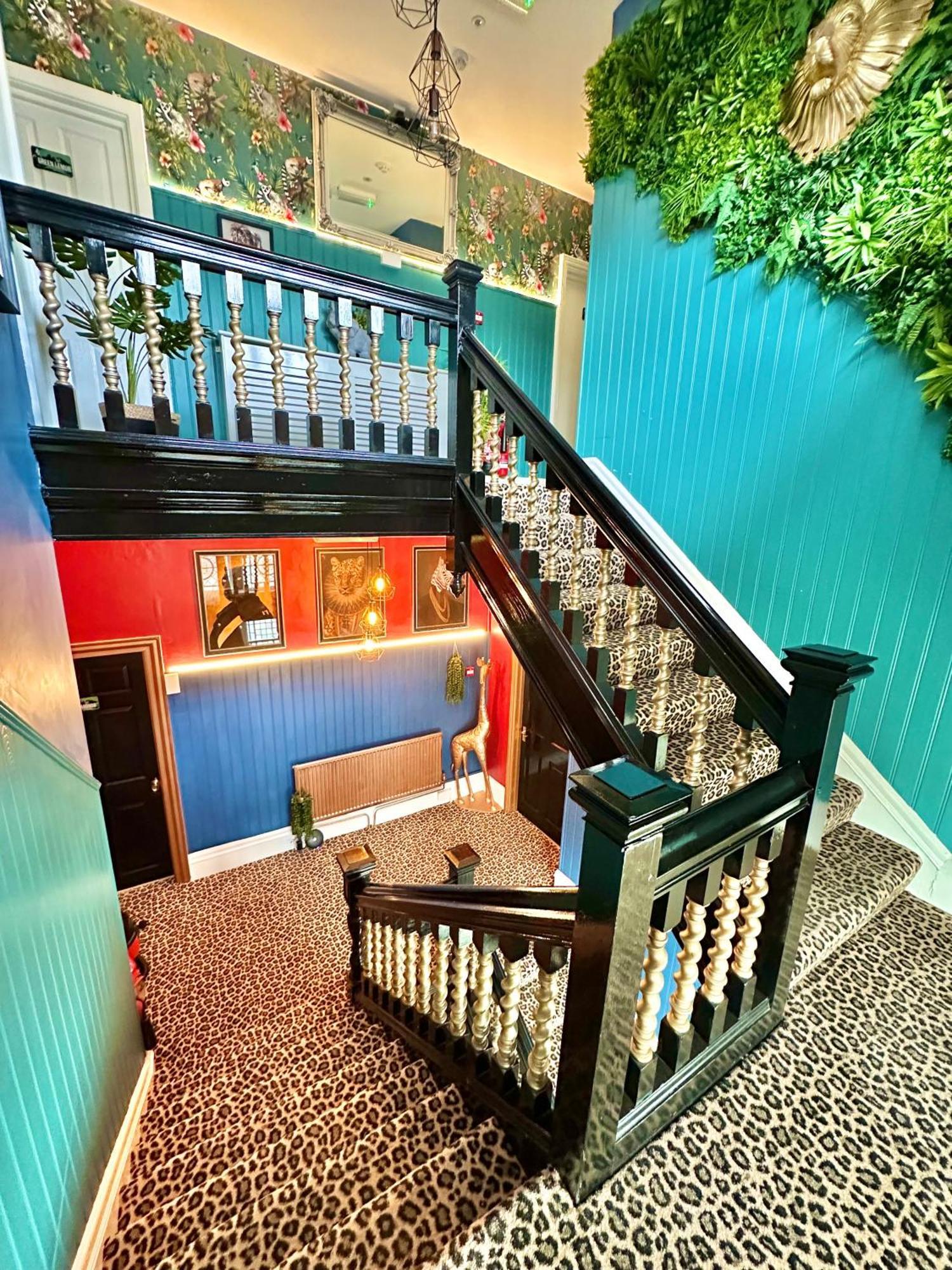 Lemur Lodge - Boutique Apartments - Short Stroll To The Beach Bournemouth Bagian luar foto
