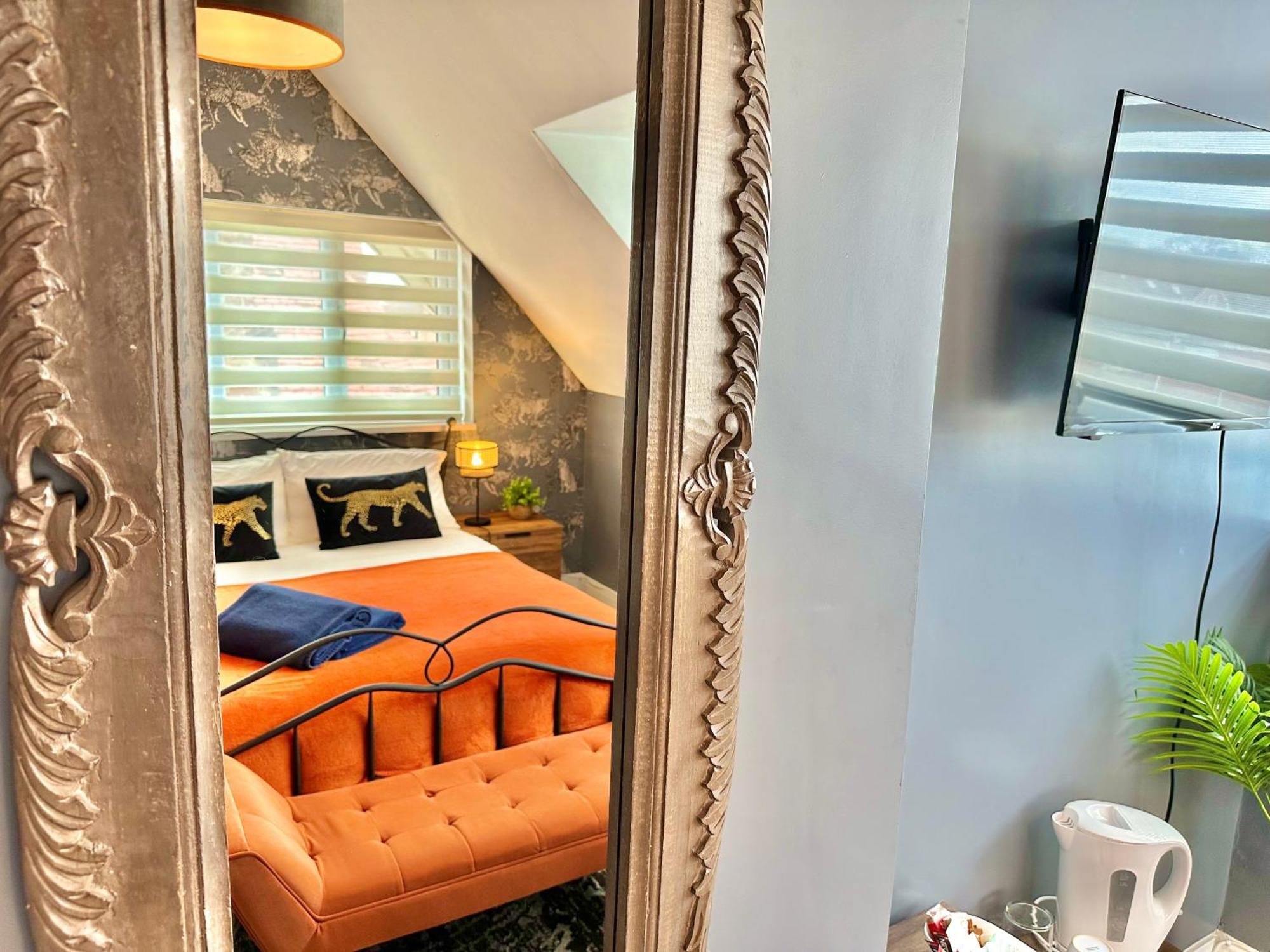 Lemur Lodge - Boutique Apartments - Short Stroll To The Beach Bournemouth Bagian luar foto