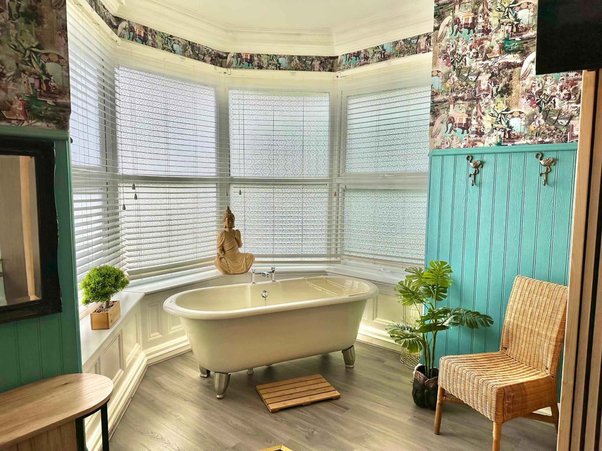 Lemur Lodge - Boutique Apartments - Short Stroll To The Beach Bournemouth Bagian luar foto