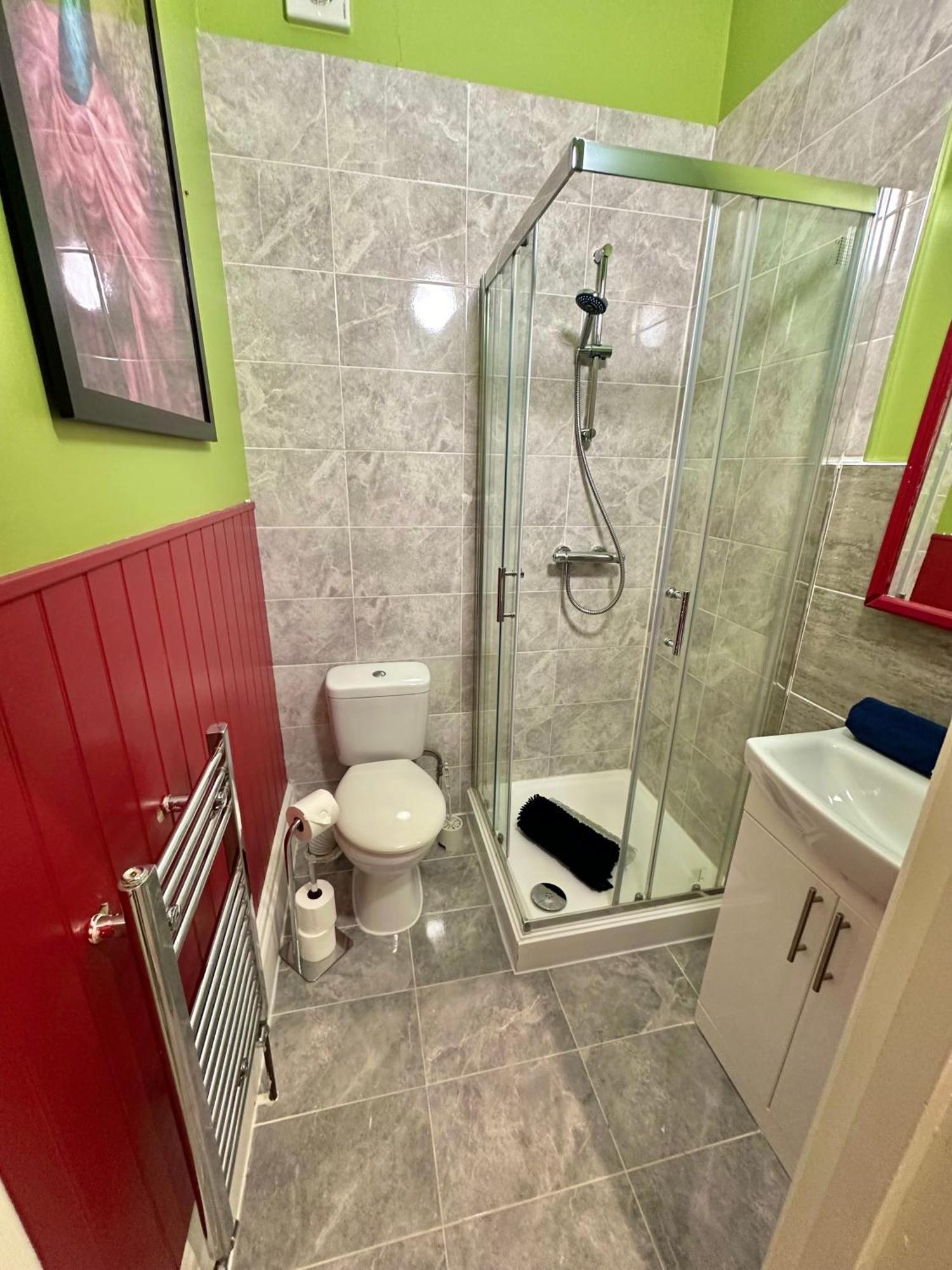 Lemur Lodge - Boutique Apartments - Short Stroll To The Beach Bournemouth Bagian luar foto
