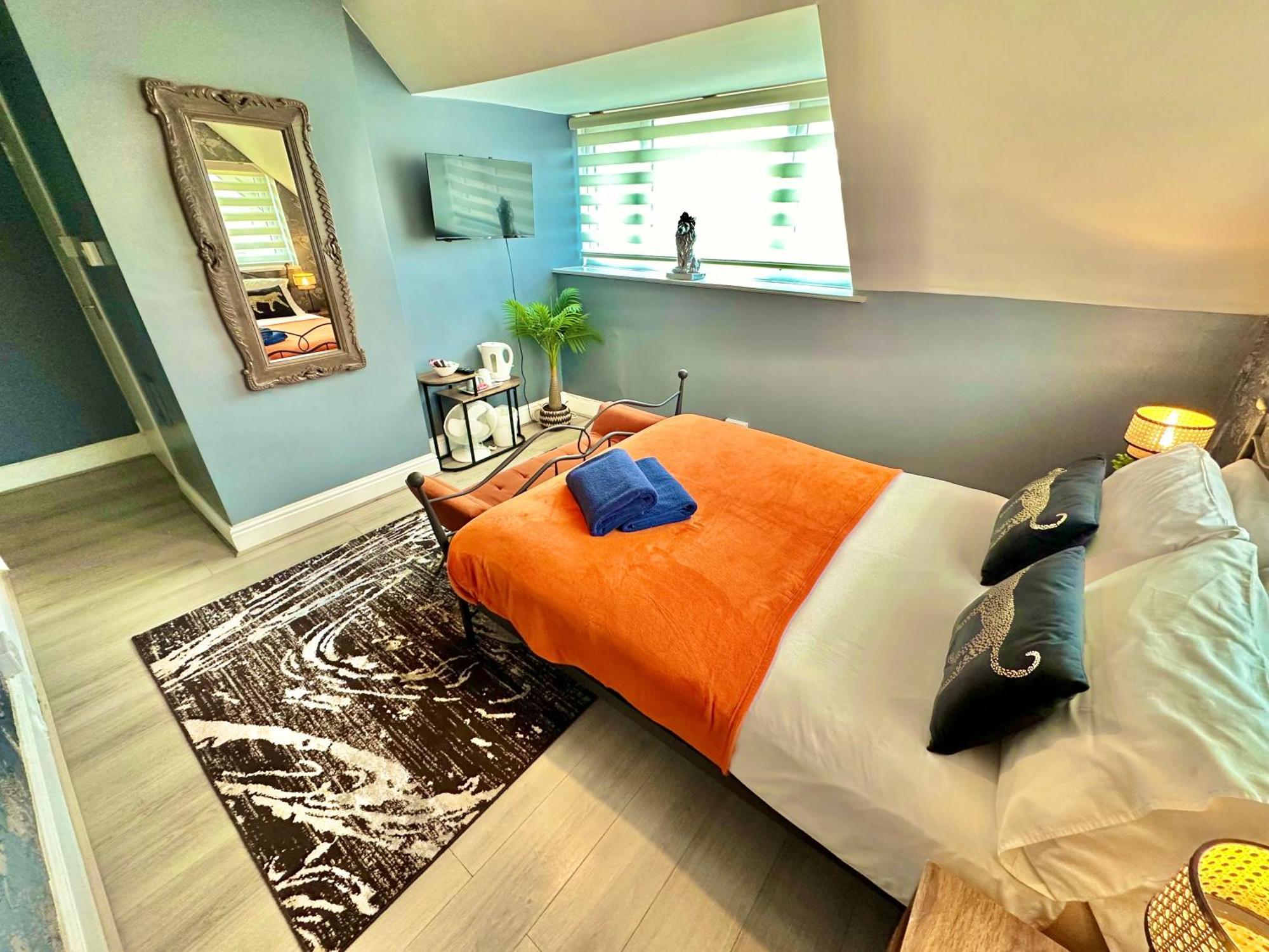 Lemur Lodge - Boutique Apartments - Short Stroll To The Beach Bournemouth Bagian luar foto