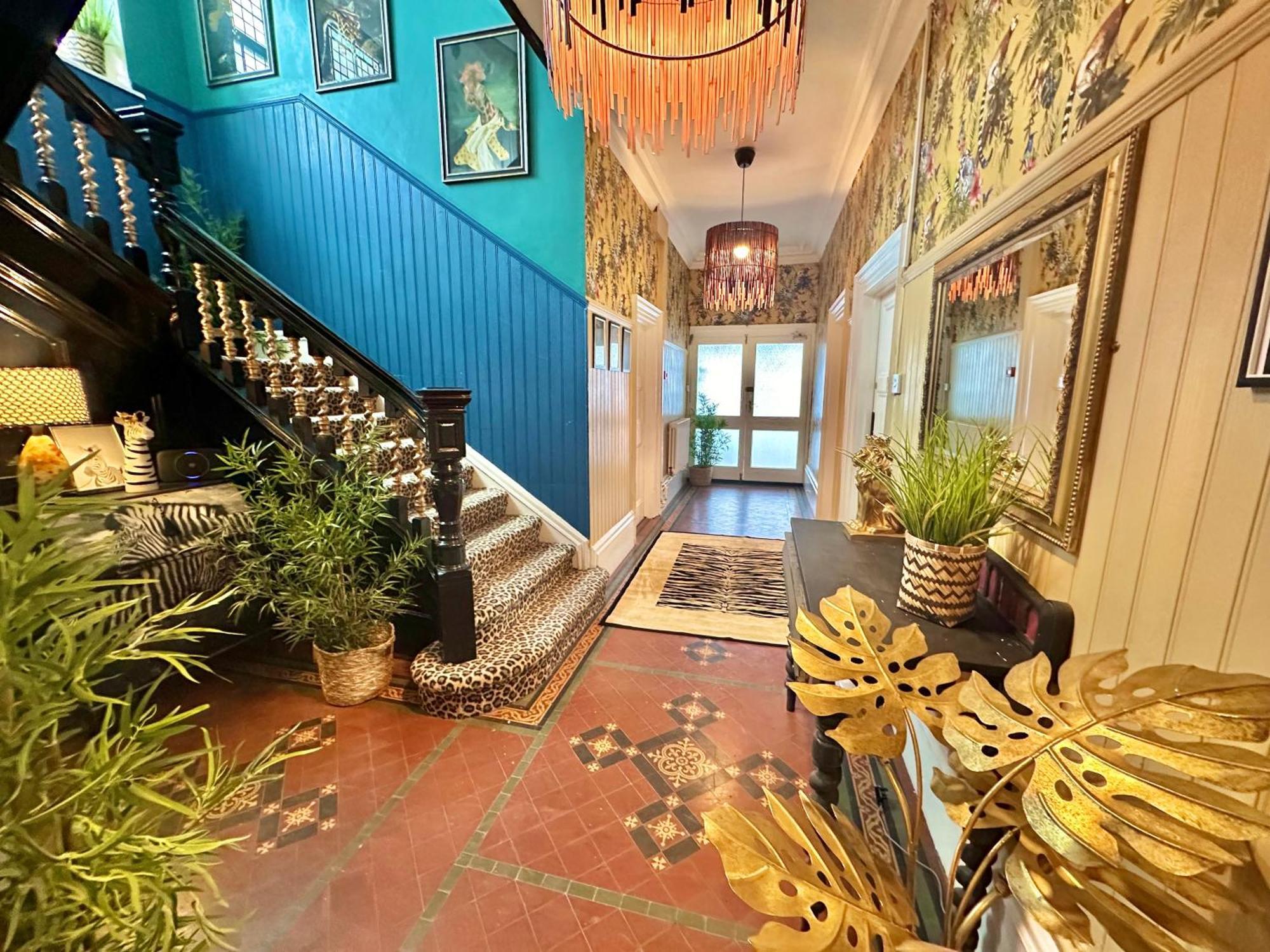 Lemur Lodge - Boutique Apartments - Short Stroll To The Beach Bournemouth Bagian luar foto