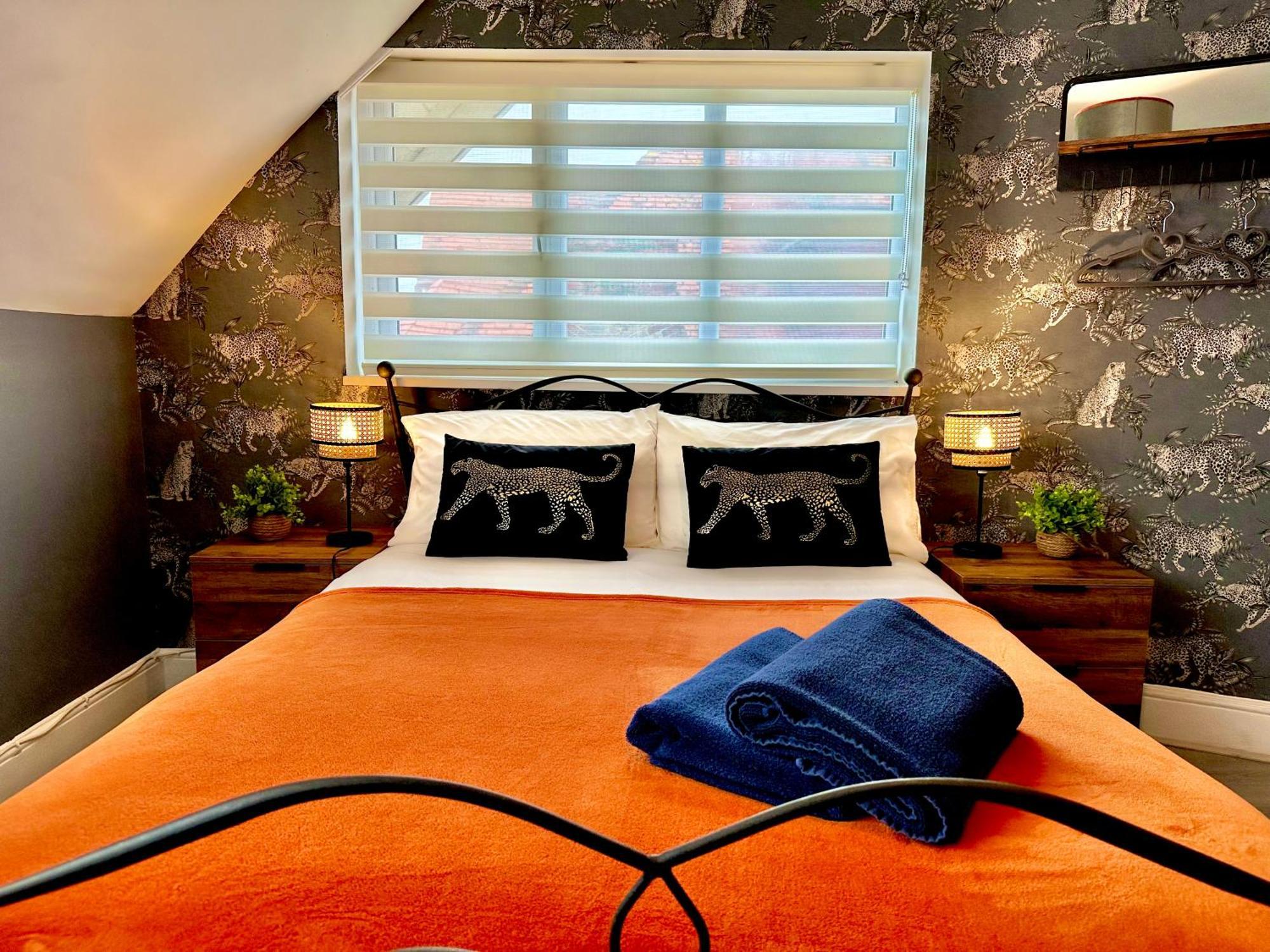 Lemur Lodge - Boutique Apartments - Short Stroll To The Beach Bournemouth Bagian luar foto