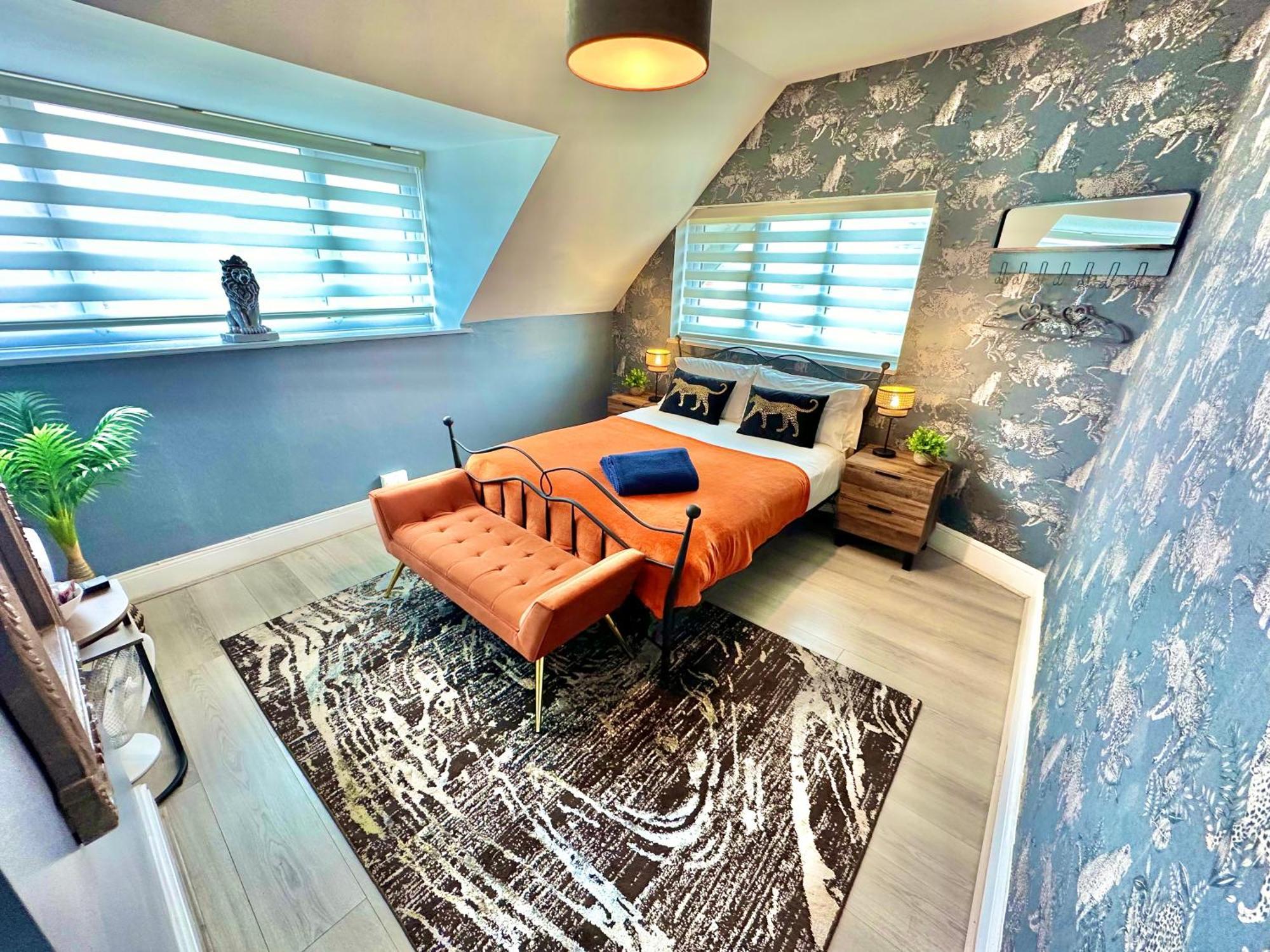 Lemur Lodge - Boutique Apartments - Short Stroll To The Beach Bournemouth Bagian luar foto