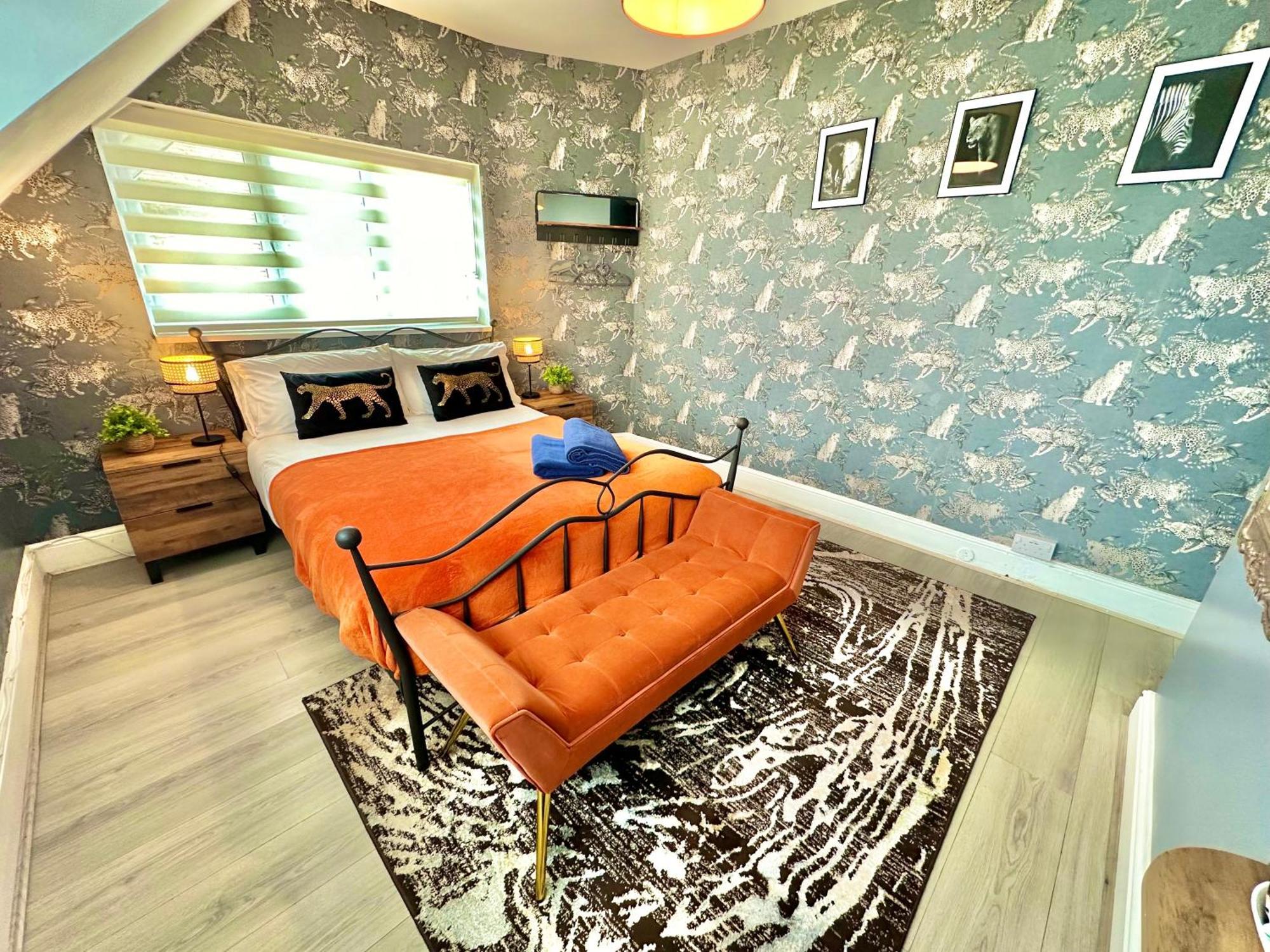 Lemur Lodge - Boutique Apartments - Short Stroll To The Beach Bournemouth Bagian luar foto