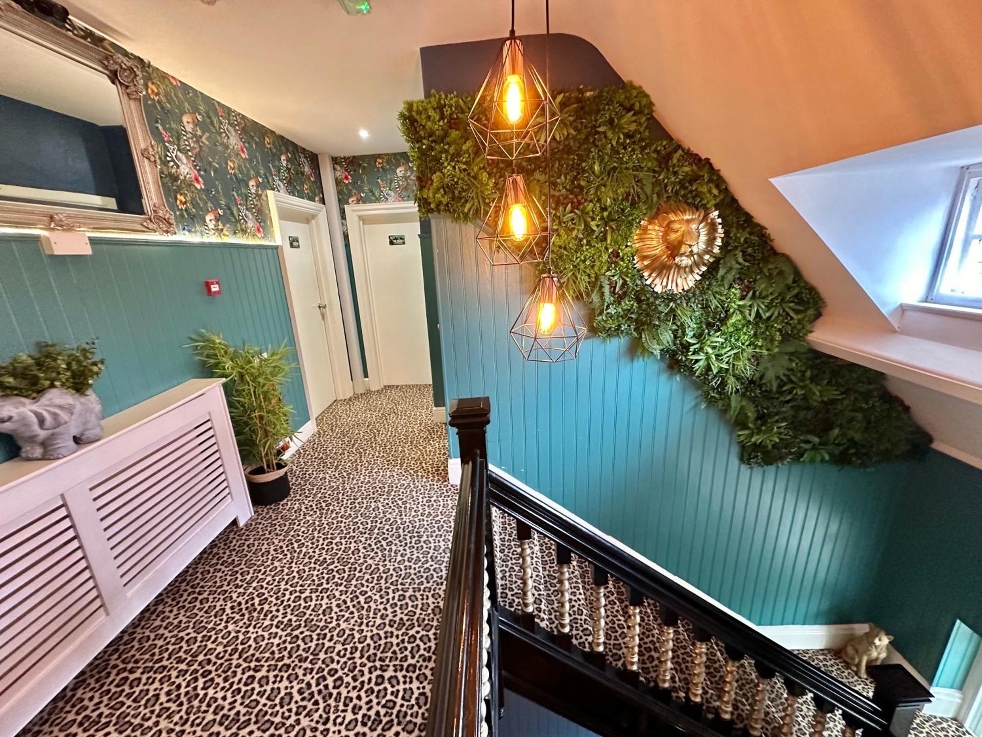 Lemur Lodge - Boutique Apartments - Short Stroll To The Beach Bournemouth Bagian luar foto