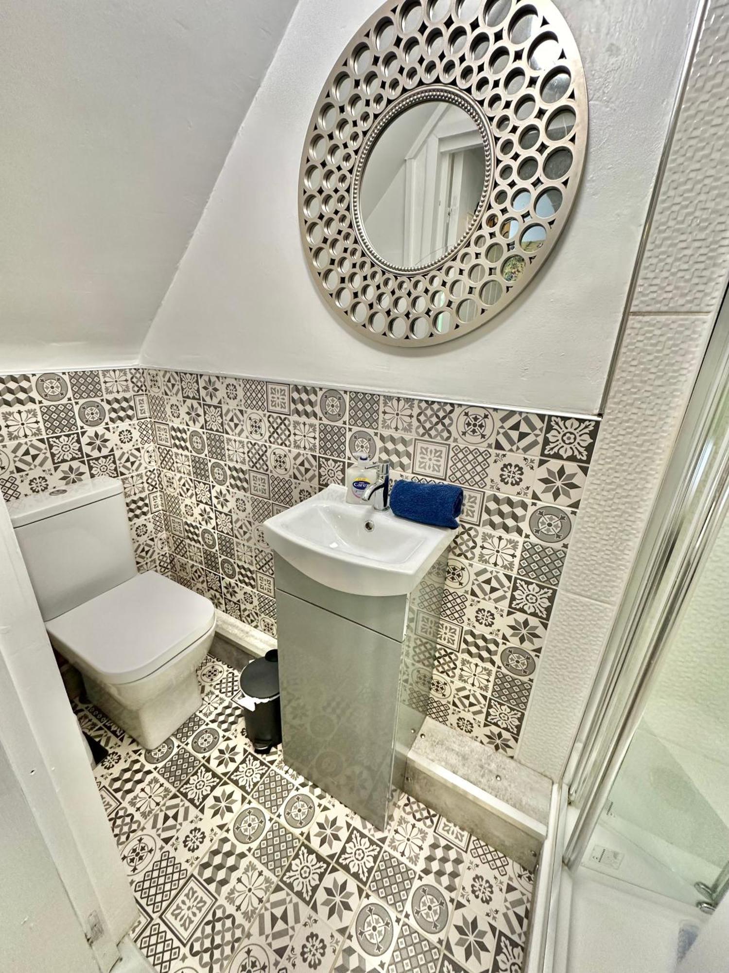 Lemur Lodge - Boutique Apartments - Short Stroll To The Beach Bournemouth Bagian luar foto